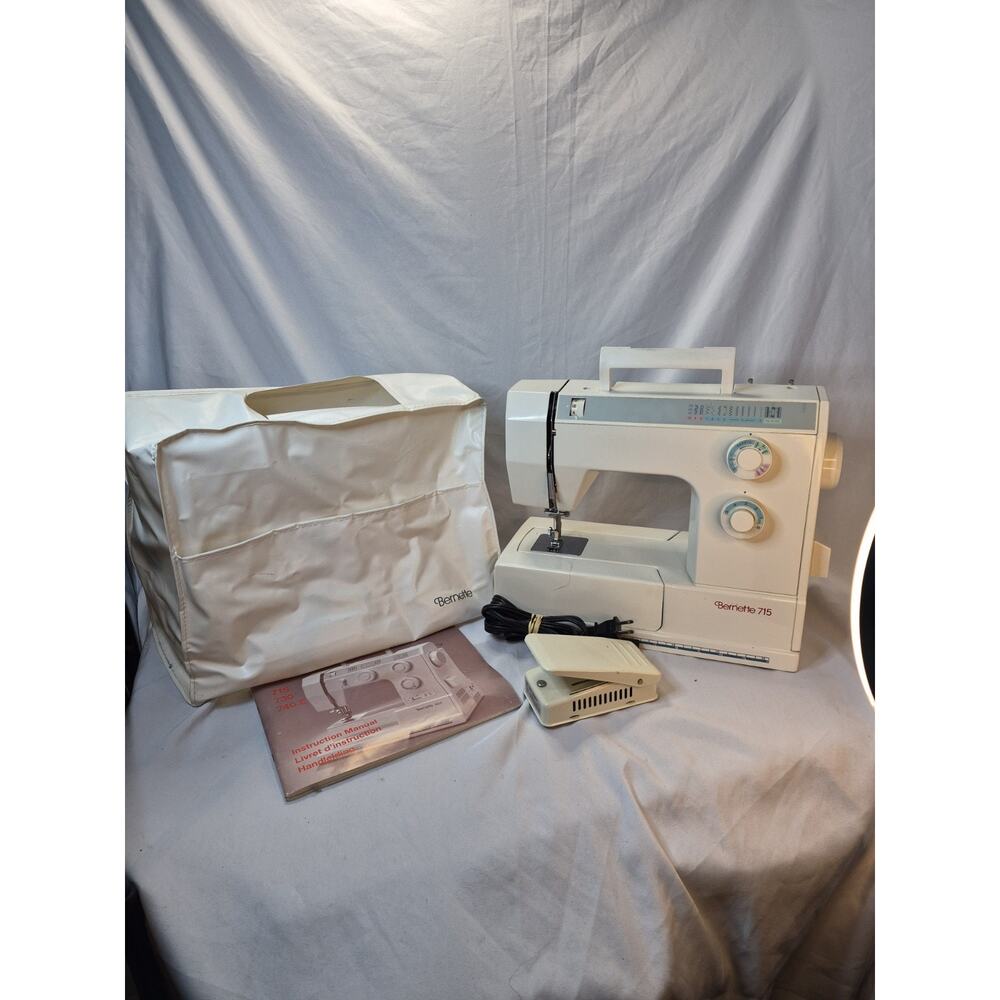 Bernette 715 200B Sewing Machine With Pedal & Manual & Soft Cover Works Perfect